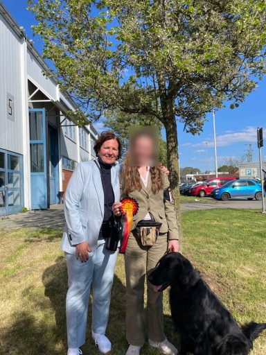 Witches Brew' Nobody Does It Better ist auf der Dortmund – International Show 2025 unter den letzen sechs im Ehrenring Auf der Dortmund – International Show 2025 kommt der Flat Coated Retriever Witches Brew' Nobody Does It Better in den Ehrenring.